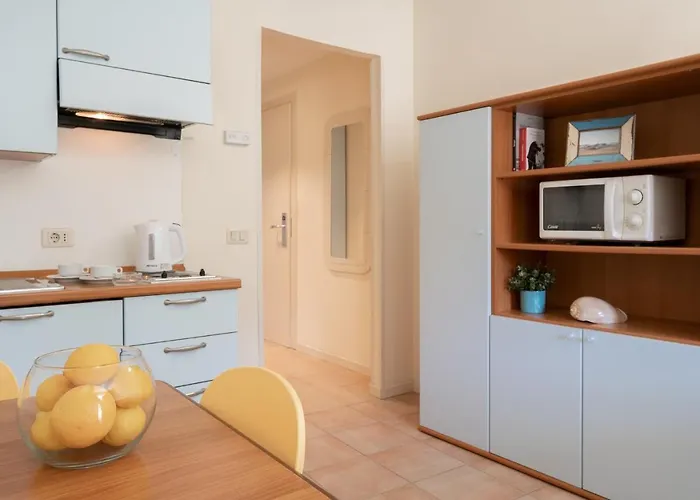 מלון דירות Capitol