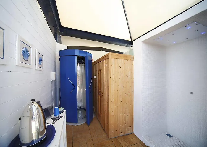 Capitol Aparthotel 4*