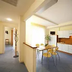Capitol מלון דירות קאטוליקה