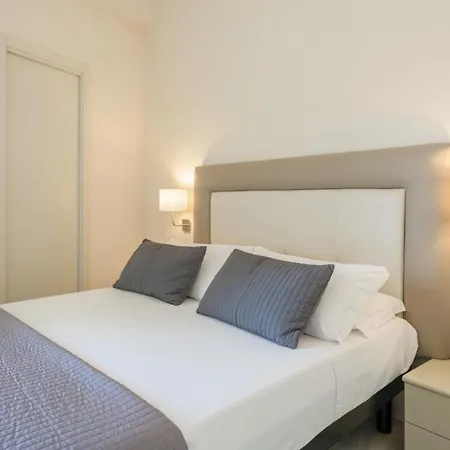 Capitol מלון דירות