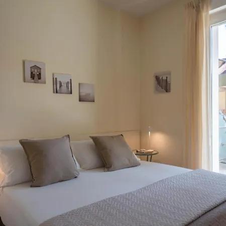 מלון דירות Capitol