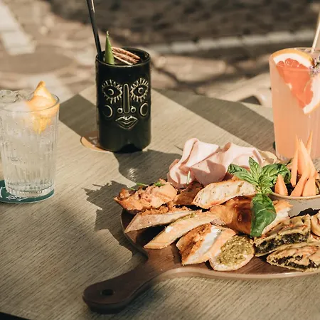 Capitol מלון דירות קאטוליקה