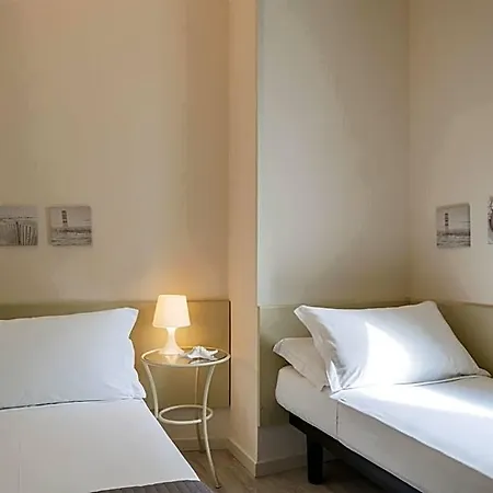 Capitol 4*