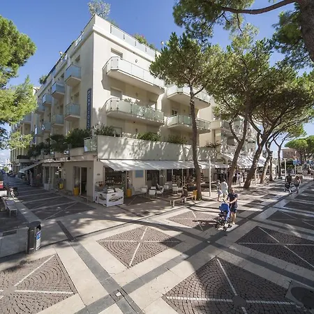 Capitol 아파트호텔