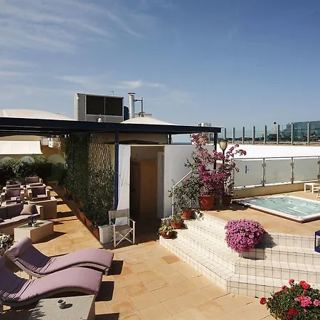 Capitol 아파트호텔