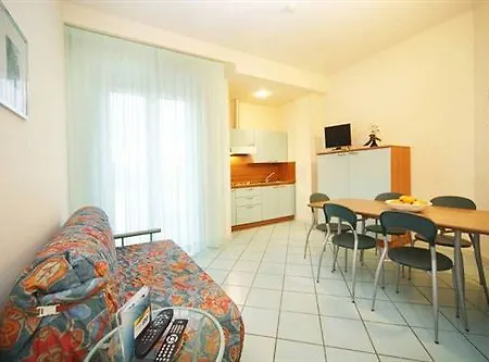 Capitol מלון דירות