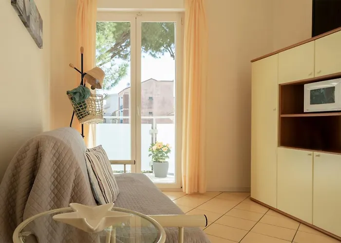 Aparthotel Capitol 4*