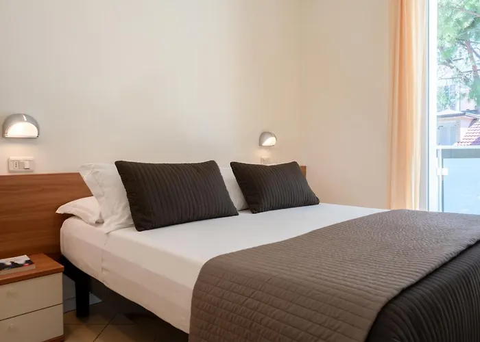 Aparthotel Capitol 4*