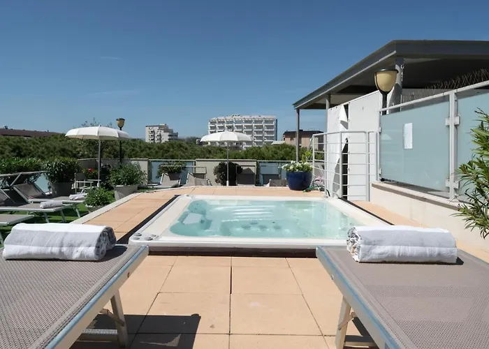 Capitol Aparthotel 4*