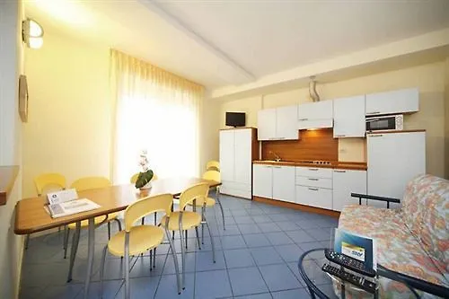 Capitol Aparthotel 4*